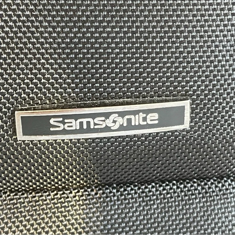 Samsonite used great